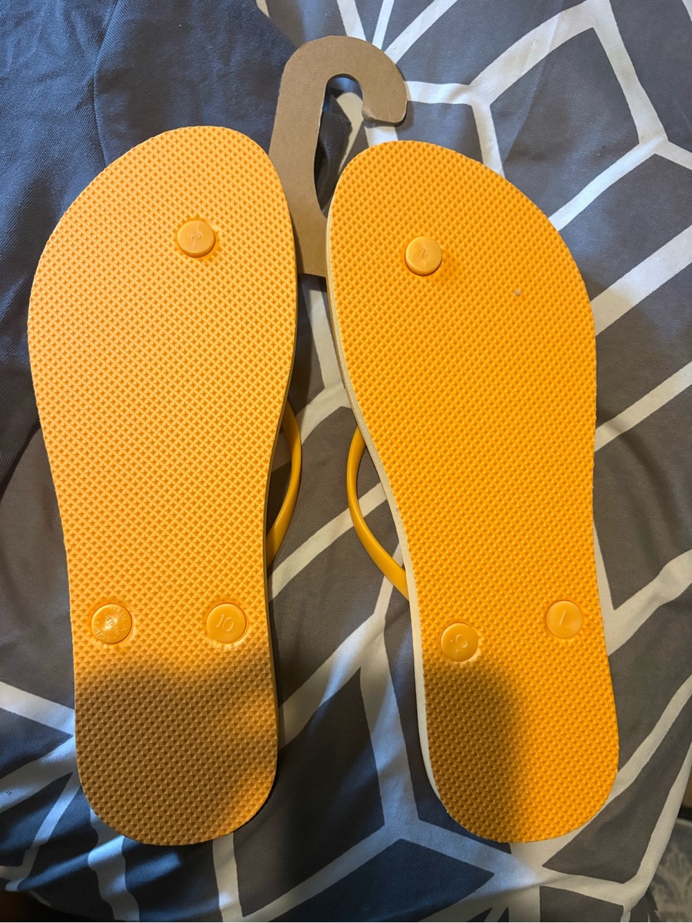 Old Navy Women's Bright Orange Flip Sandals - Picture 2 of 2